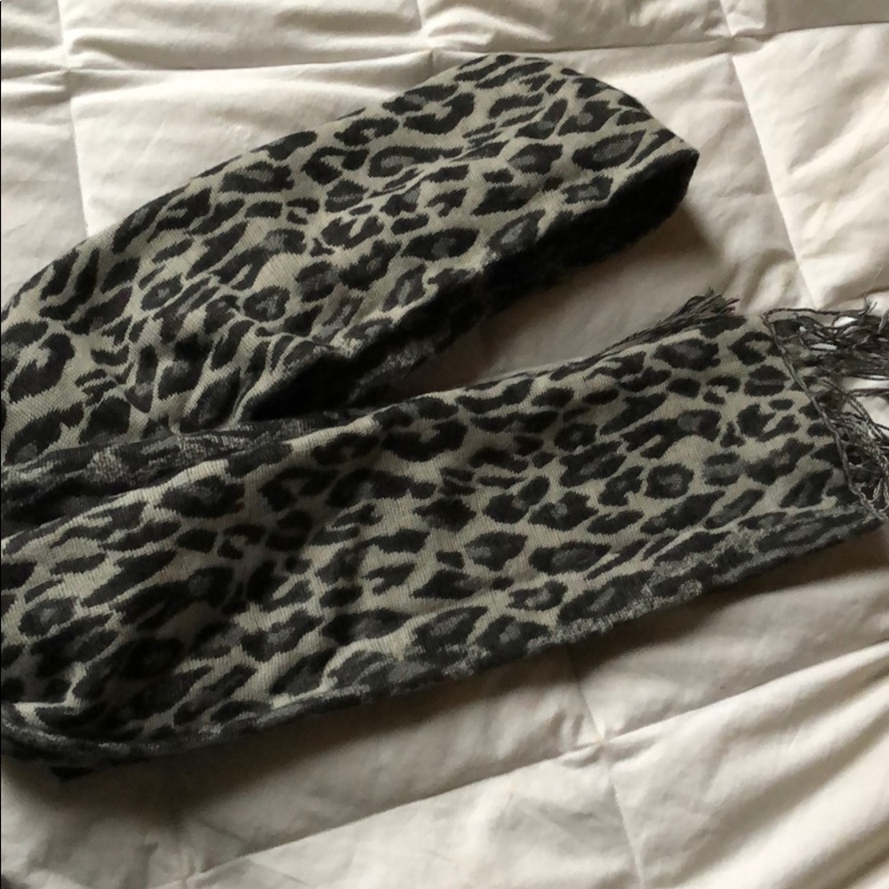 Woman’s scarf